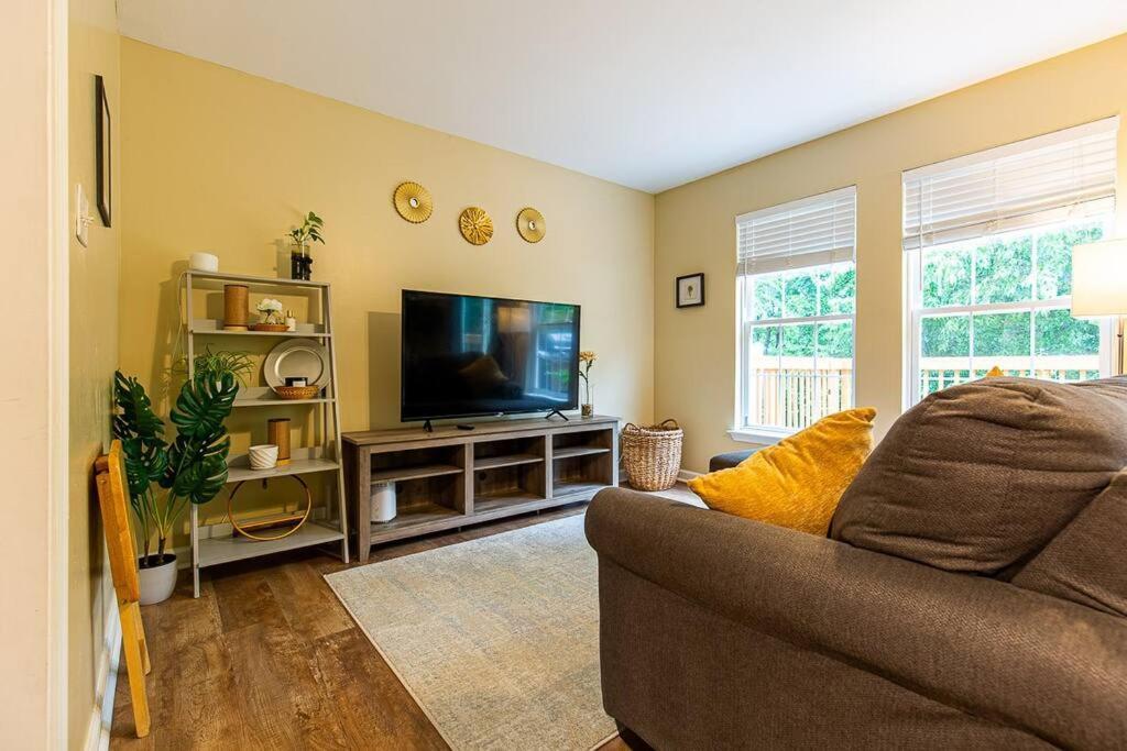Вилла The Nest At Harmony Woods: Lux Dc Getaway + Office Джермантаун Экстерьер фото